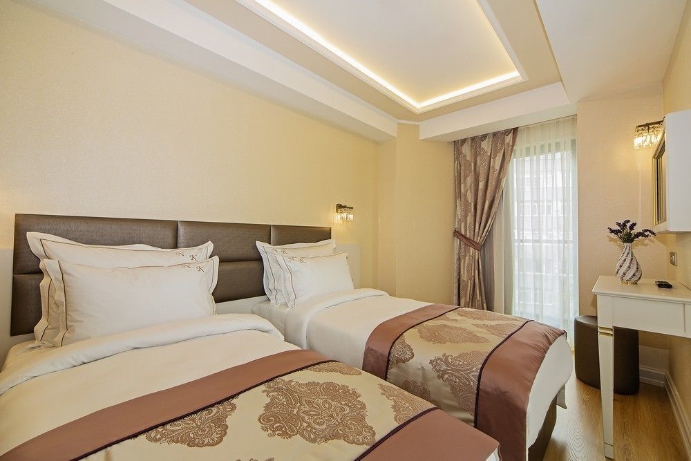 グランド ナキ ホテル イスタンブール エクステリア 写真